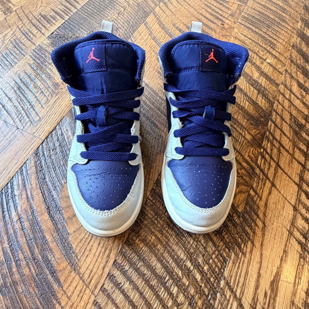 Nike Air Jordan 1 Mid Kids Sneakers Navy Grey Blue Size 1Y Streetwear Shoes - Picture 2 of 9